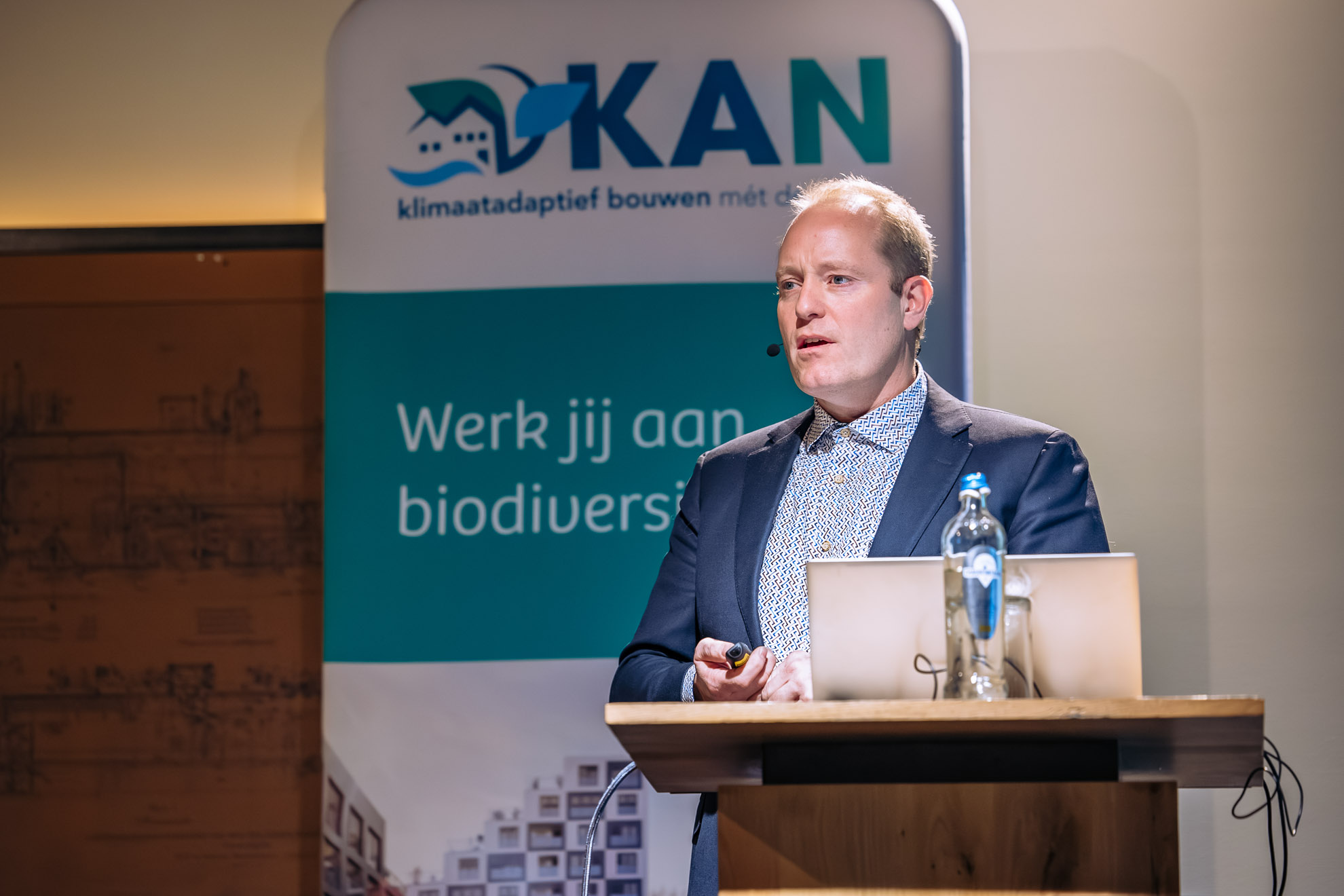 Van beschouwen naar bouwen